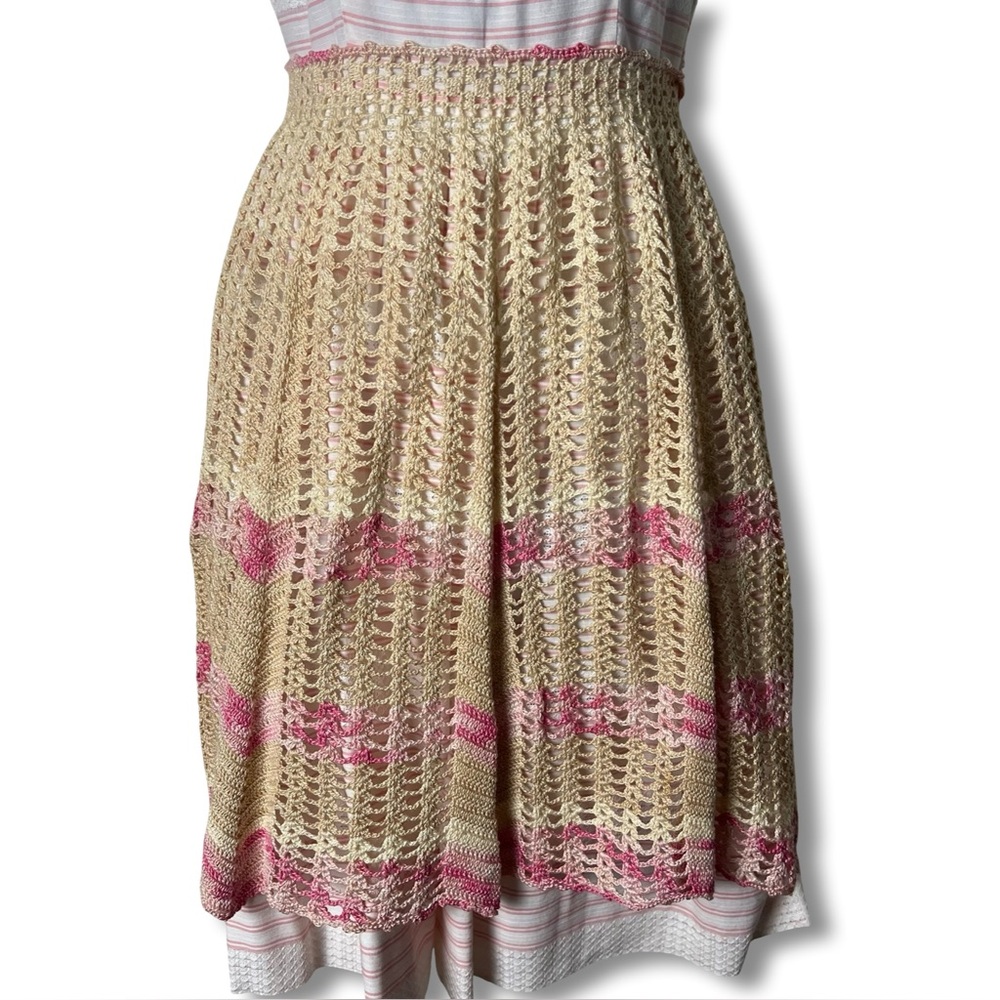VTG Handmade Crochet Open Weave Half Apron‎ Ivory Cream Pink Ombre Tie Waist